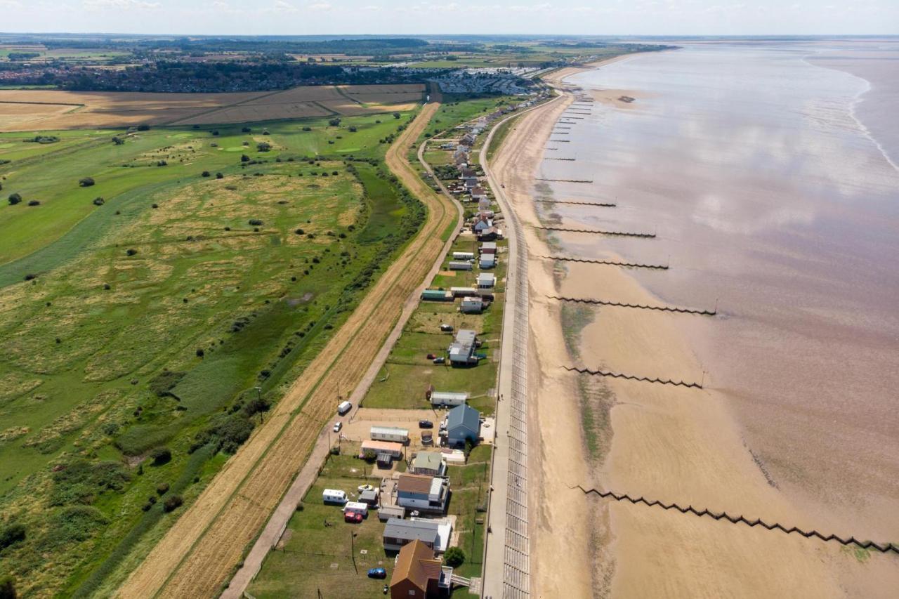 Luxury Lodge With Decking In Hunstanton At Manor Park Ref 23144K Eksteriør billede