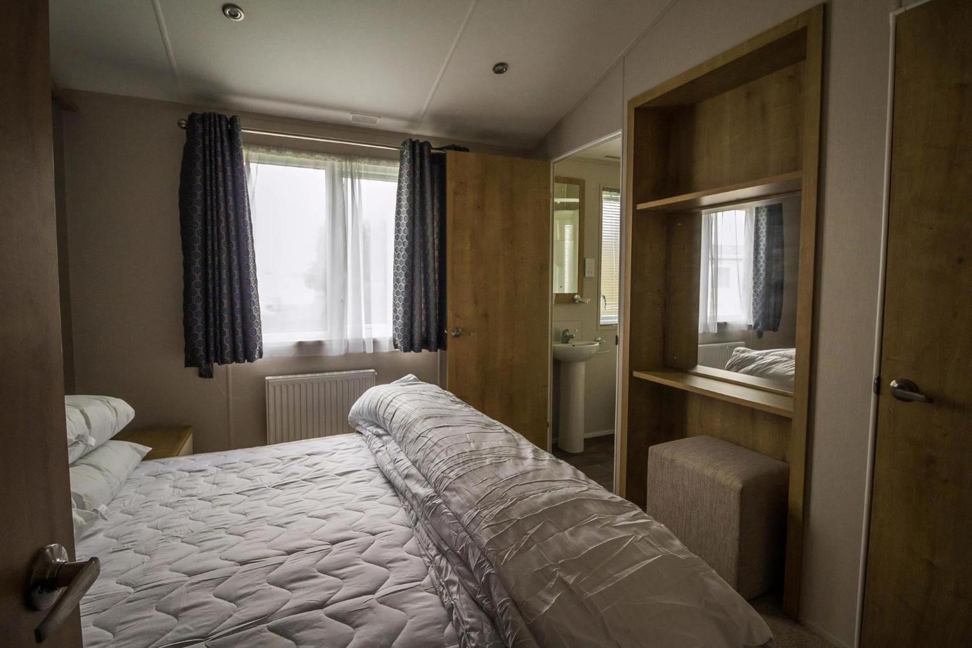 Luxury Lodge With Decking In Hunstanton At Manor Park Ref 23144K Eksteriør billede