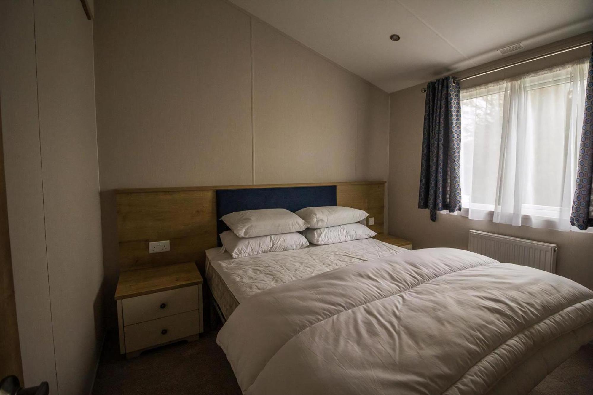 Luxury Lodge With Decking In Hunstanton At Manor Park Ref 23144K Eksteriør billede